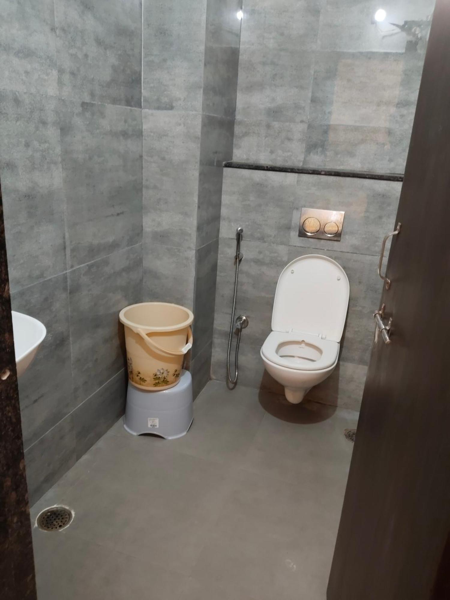 Hotel Kiwi Inn Vijaynagar Scheme 78 Indore Zewnętrze zdjęcie