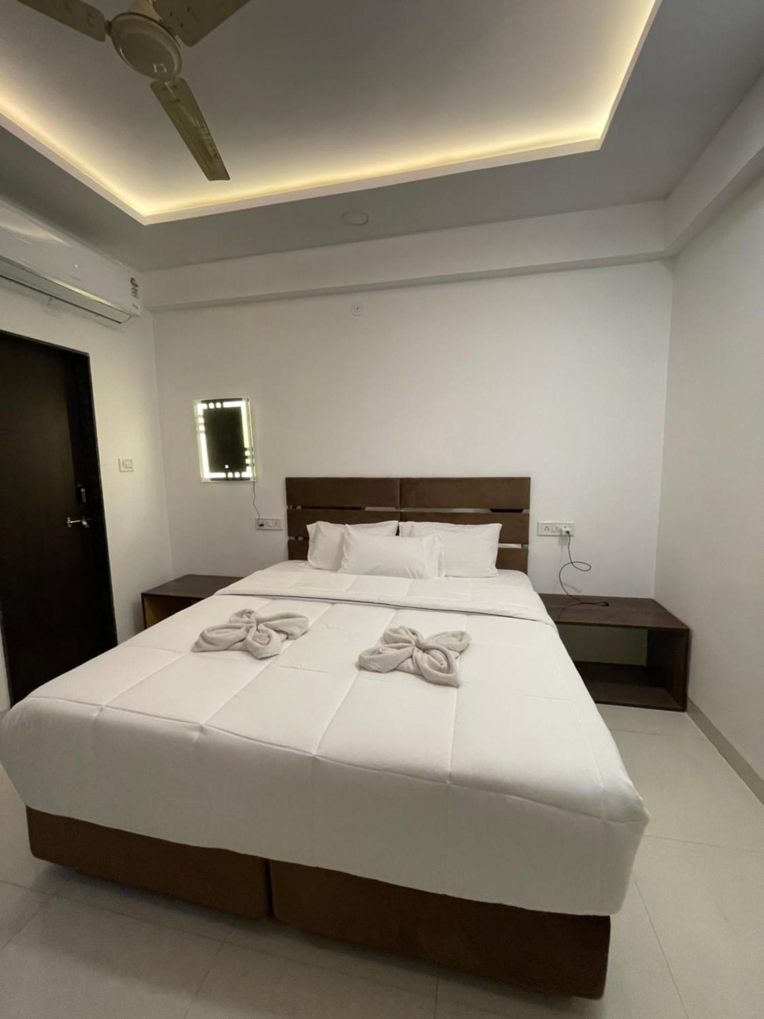 Hotel Kiwi Inn Vijaynagar Scheme 78 Indore Zewnętrze zdjęcie