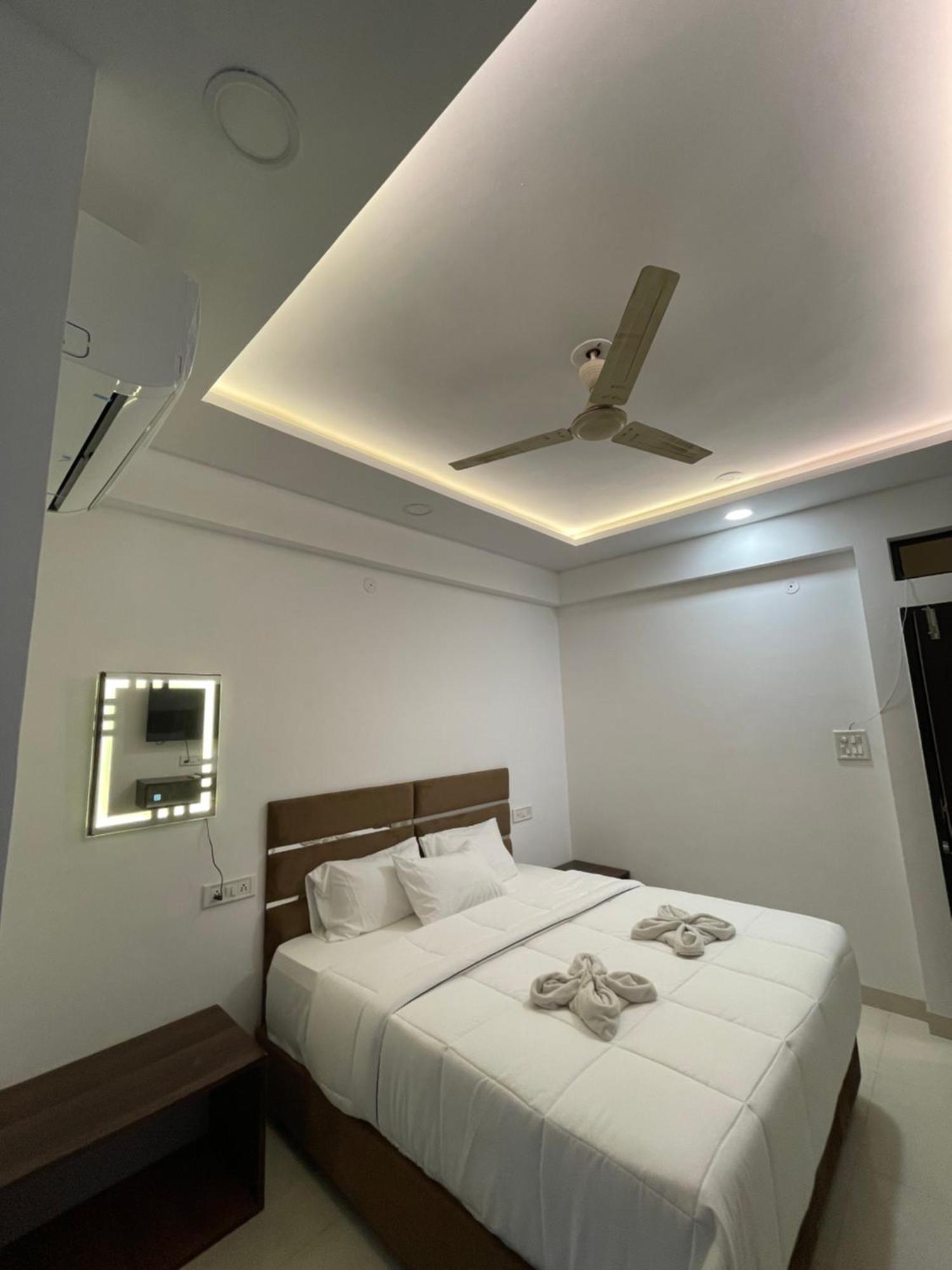 Hotel Kiwi Inn Vijaynagar Scheme 78 Indore Zewnętrze zdjęcie