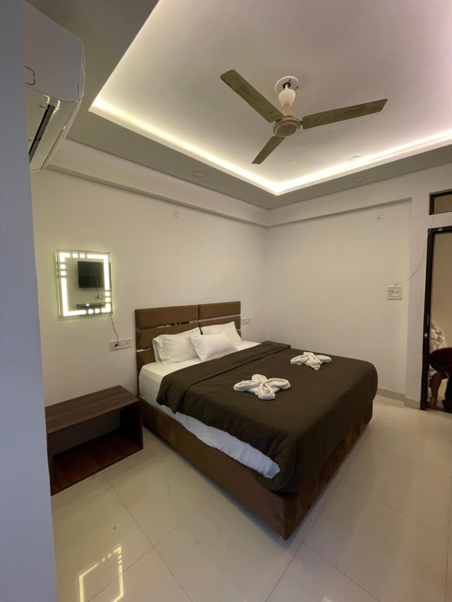 Hotel Kiwi Inn Vijaynagar Scheme 78 Indore Zewnętrze zdjęcie
