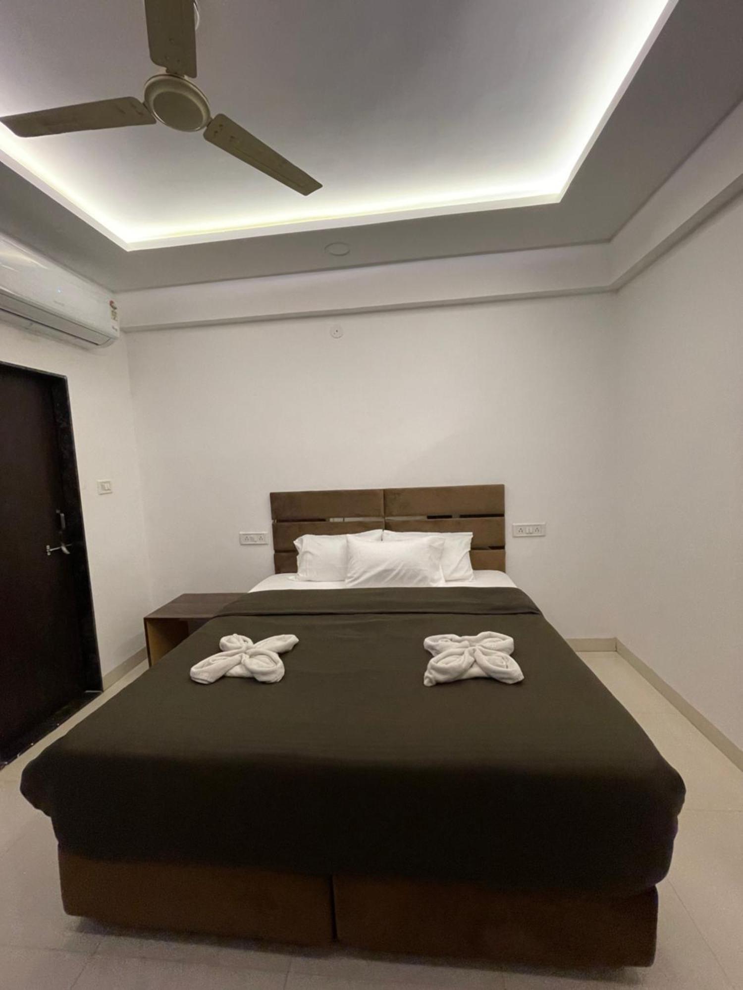 Hotel Kiwi Inn Vijaynagar Scheme 78 Indore Zewnętrze zdjęcie