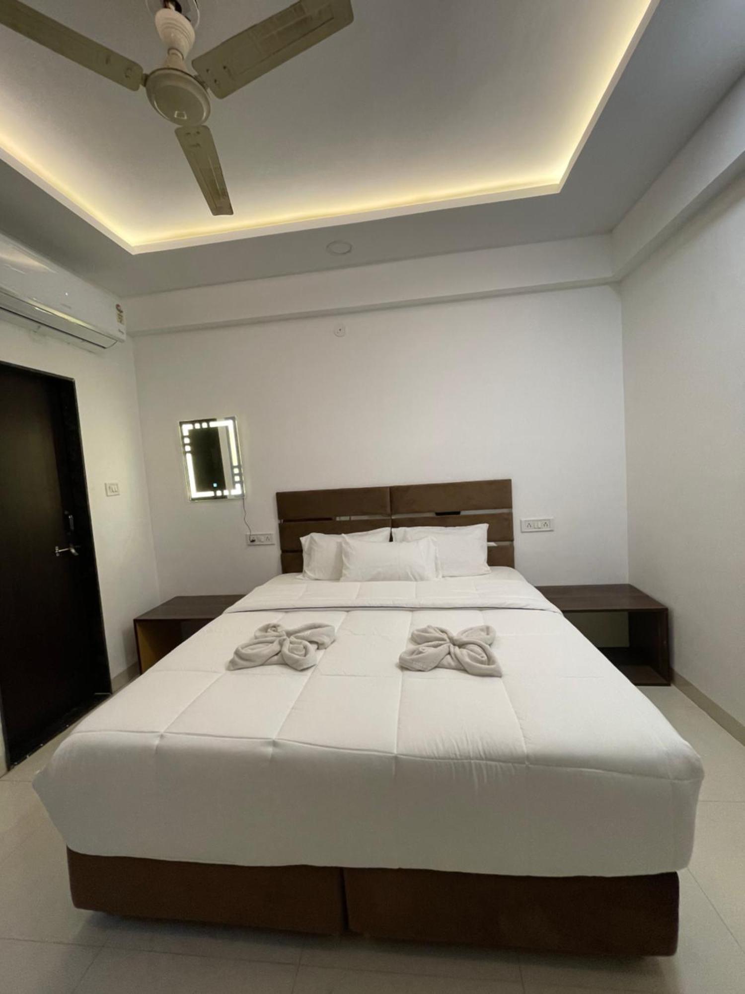 Hotel Kiwi Inn Vijaynagar Scheme 78 Indore Zewnętrze zdjęcie