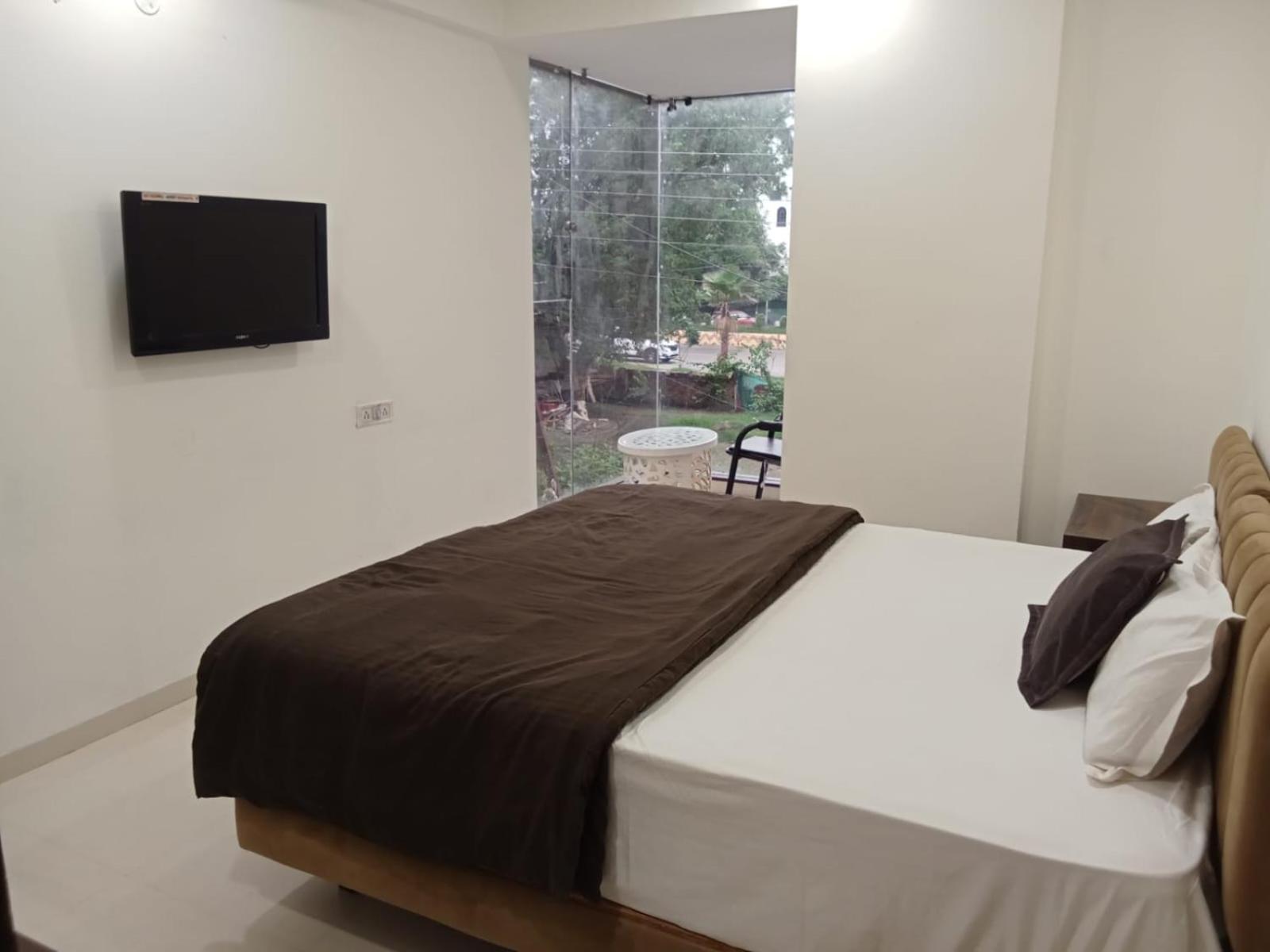 Hotel Kiwi Inn Vijaynagar Scheme 78 Indore Zewnętrze zdjęcie