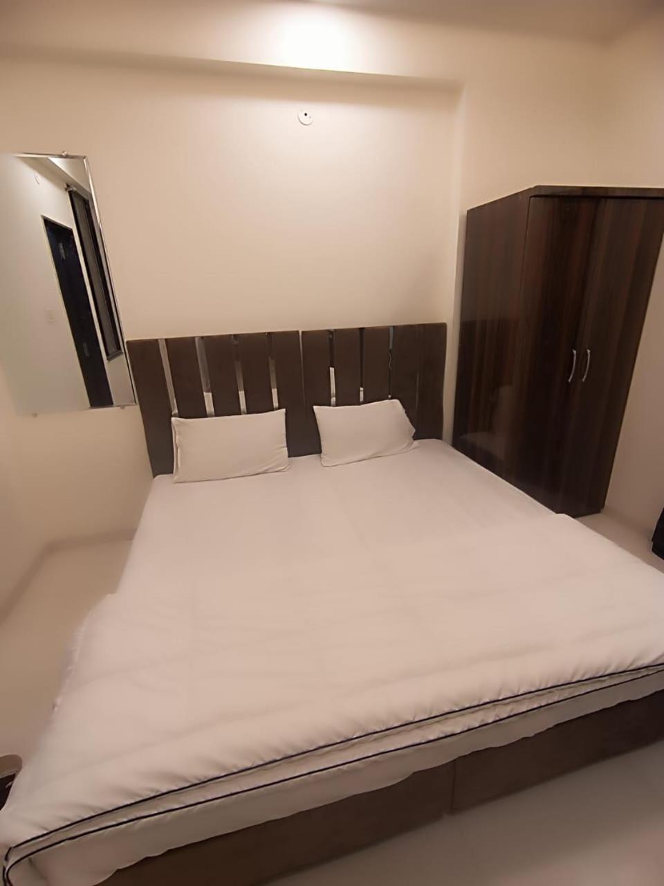 Hotel Kiwi Inn Vijaynagar Scheme 78 Indore Zewnętrze zdjęcie