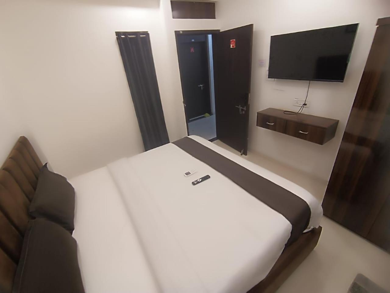 Hotel Kiwi Inn Vijaynagar Scheme 78 Indore Zewnętrze zdjęcie