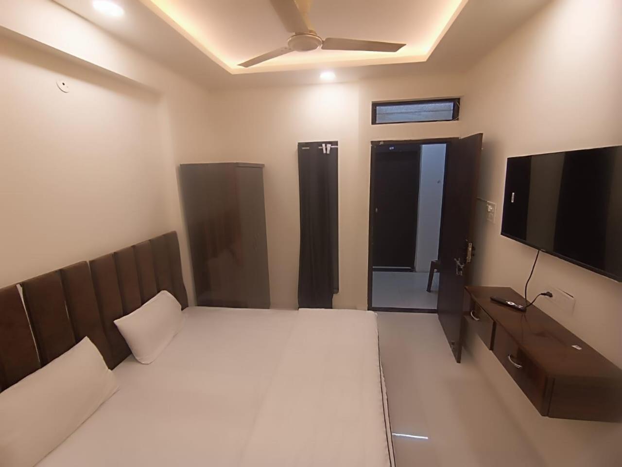 Hotel Kiwi Inn Vijaynagar Scheme 78 Indore Zewnętrze zdjęcie