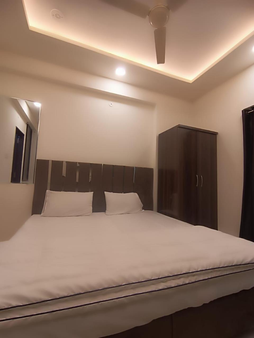 Hotel Kiwi Inn Vijaynagar Scheme 78 Indore Zewnętrze zdjęcie