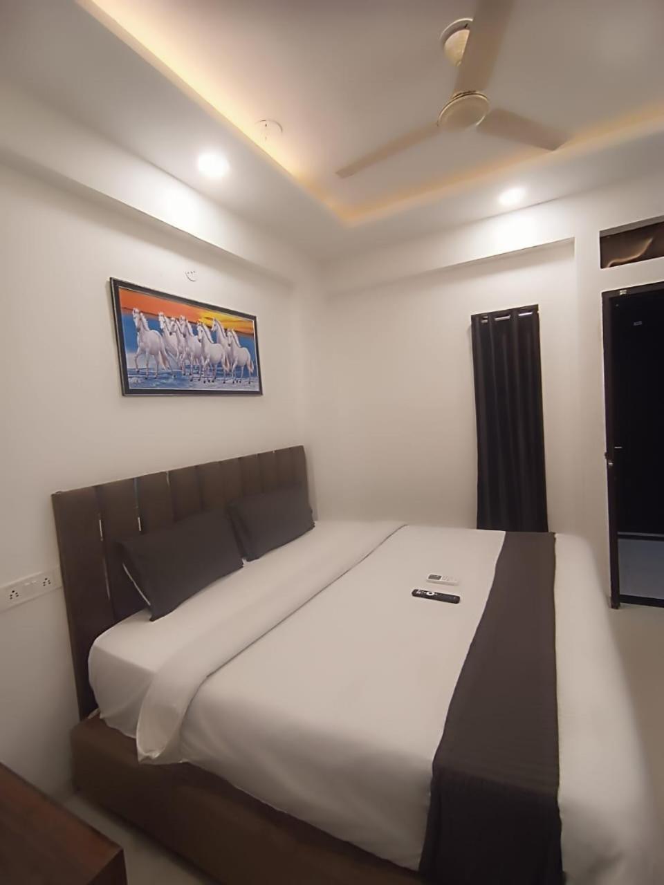 Hotel Kiwi Inn Vijaynagar Scheme 78 Indore Zewnętrze zdjęcie