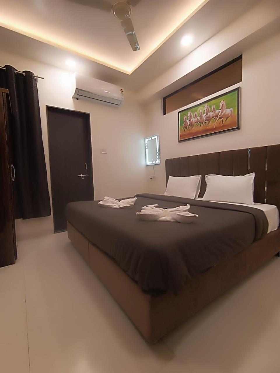 Hotel Kiwi Inn Vijaynagar Scheme 78 Indore Zewnętrze zdjęcie